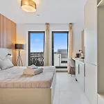Comfort & Style In Vibrant Coliving Värdshus Luxemburg