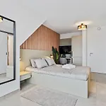 Comfort & Style In Vibrant Coliving Värdshus