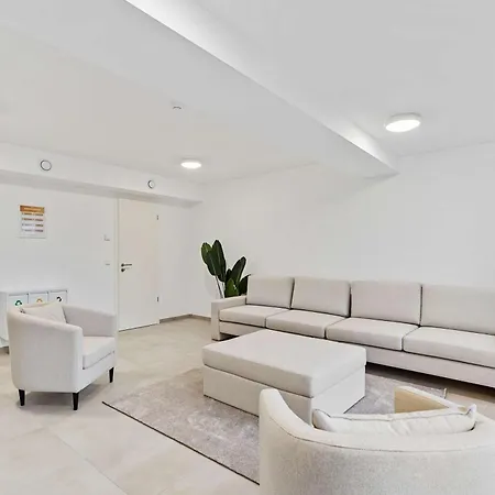 Comfort & Style In Vibrant Coliving Мини-отель Люксембург