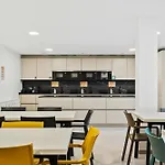 Inn Comfort & Style In Vibrant Coliving Luxemburgo
