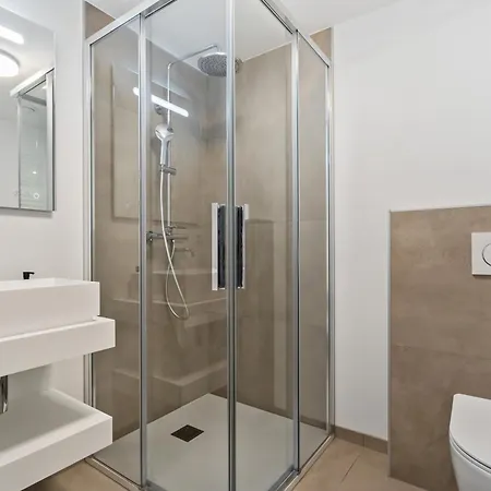 Comfort & Style In Vibrant Coliving Gasthof Luxemburg