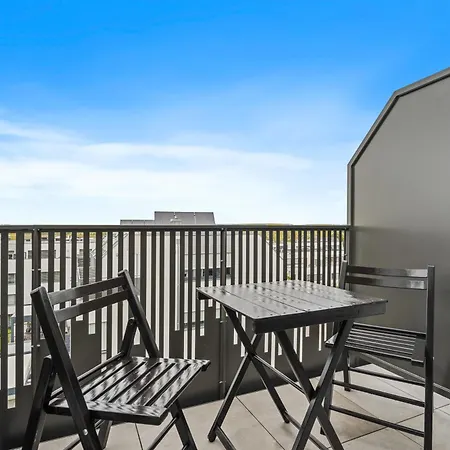 Inn Comfort & Style In Vibrant Coliving