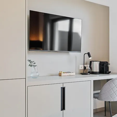 Comfort & Style In Vibrant Coliving Värdshus Luxemburg
