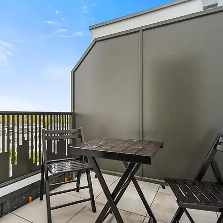 Herberg Comfort & Style In Vibrant Coliving *