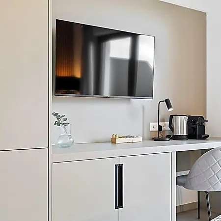 Inn Comfort & Style In Vibrant Coliving