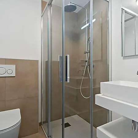 Comfort & Style In Vibrant Coliving Värdshus Luxemburg