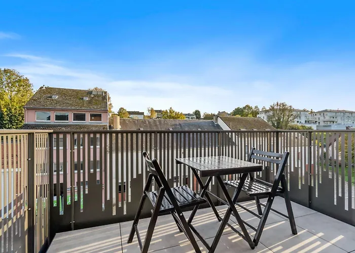 Inn Comfort & Style In Vibrant Coliving