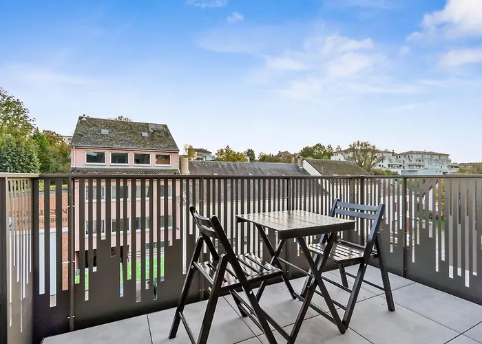 Comfort & Style In Vibrant Coliving Kro