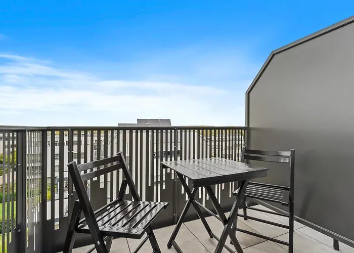 Inn Comfort & Style In Vibrant Coliving