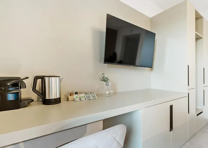 Comfort & Style In Vibrant Coliving Luxemburgo