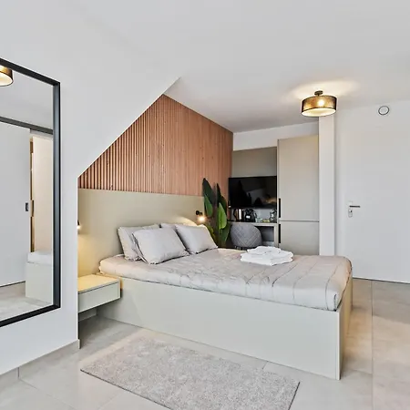 Comfort & Style In Vibrant Coliving אורחן